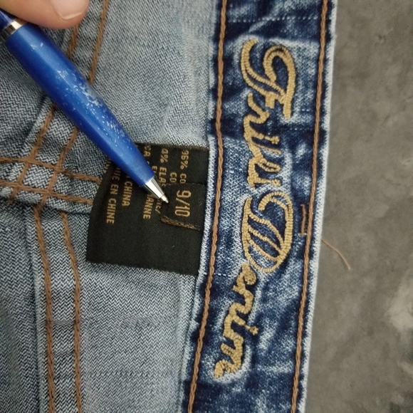 FRILL DENIM | embroidered studded mom jeans - Picture 6 of 7